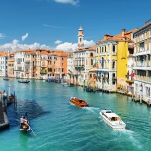 The Easiest Venice Airport Transfer Options to the City Center
