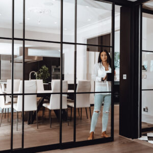 The Benefits of Top-Hung Track Mechanisms in High-End Internal Sliding Doors